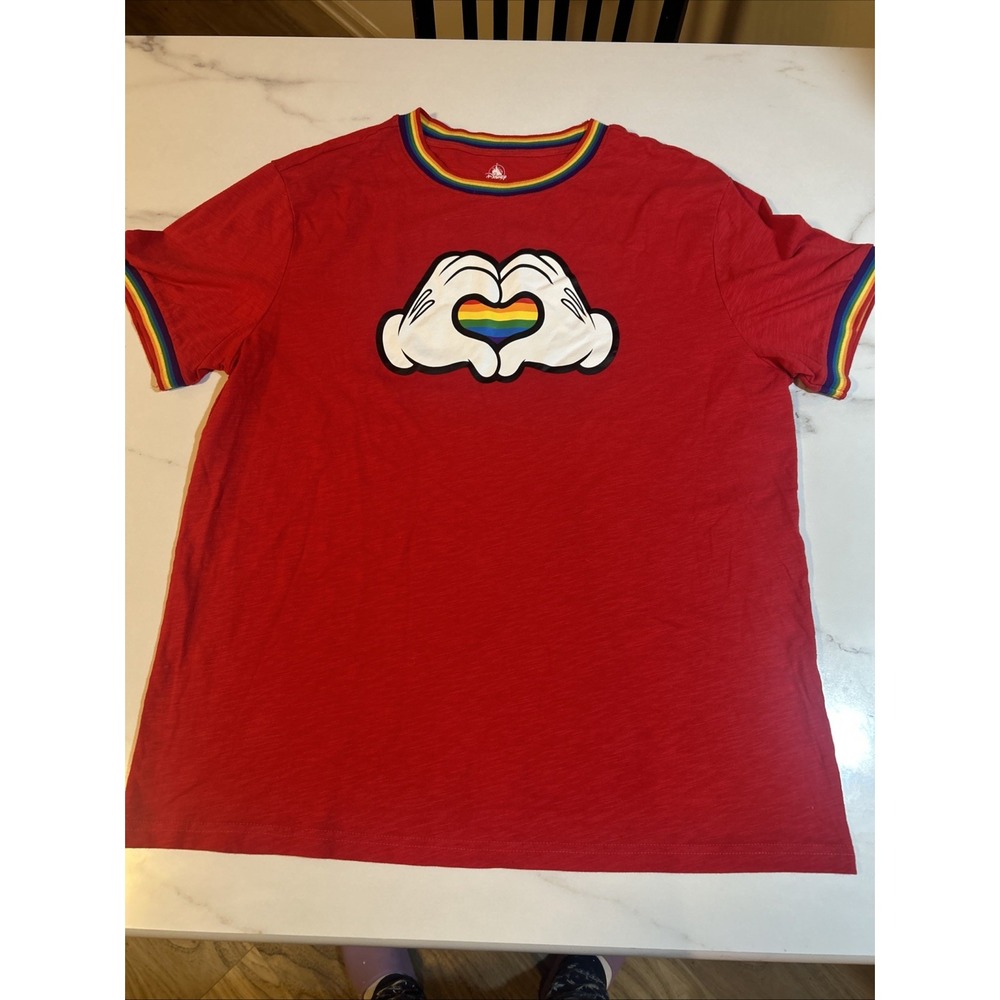 Disney Mickey Mouse Heart Hands Rainbow Collection T-Shirt‎ XL